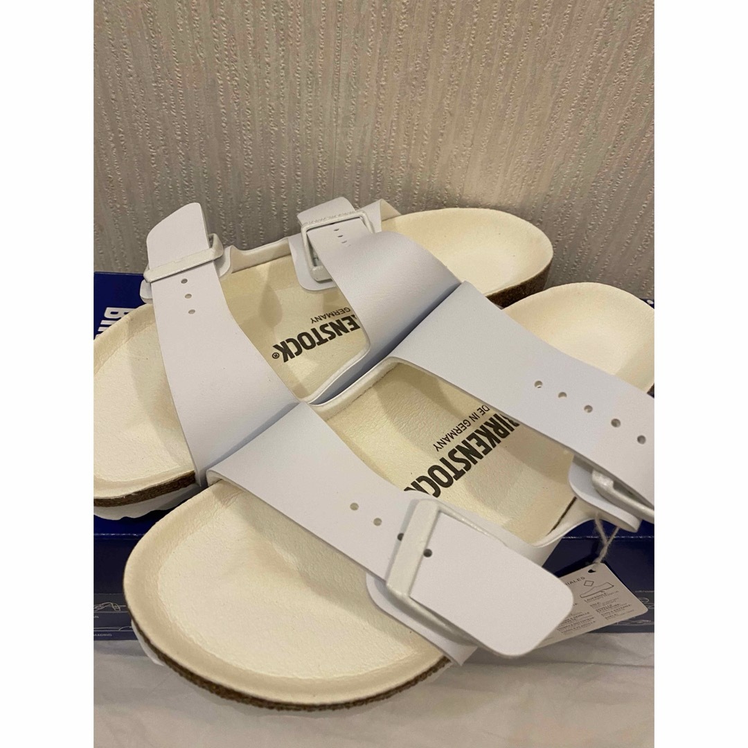 BIRKENSTOCK(ビルケンシュトック)のビルケンシュトック ARIZONA アリゾナ トリプルズ　ホワイト　36 レディースの靴/シューズ(サンダル)の商品写真