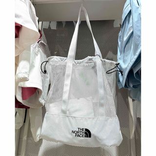 ザノースフェイス(THE NORTH FACE)の【新作】韓国　ノースフェイス　メッシュバッグ　ホワイト(トートバッグ)