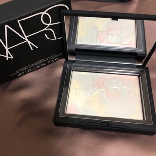 NARS - ライトリフレクティング プリズマティックパウダー