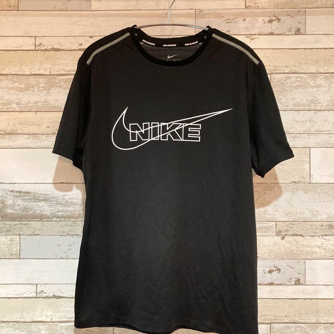 NIKE(ナイキ)の『NIKE』 （SからM） Tシャツ　スウッシュ　スポーツ　半袖　ランニング メンズのトップス(Tシャツ/カットソー(半袖/袖なし))の商品写真