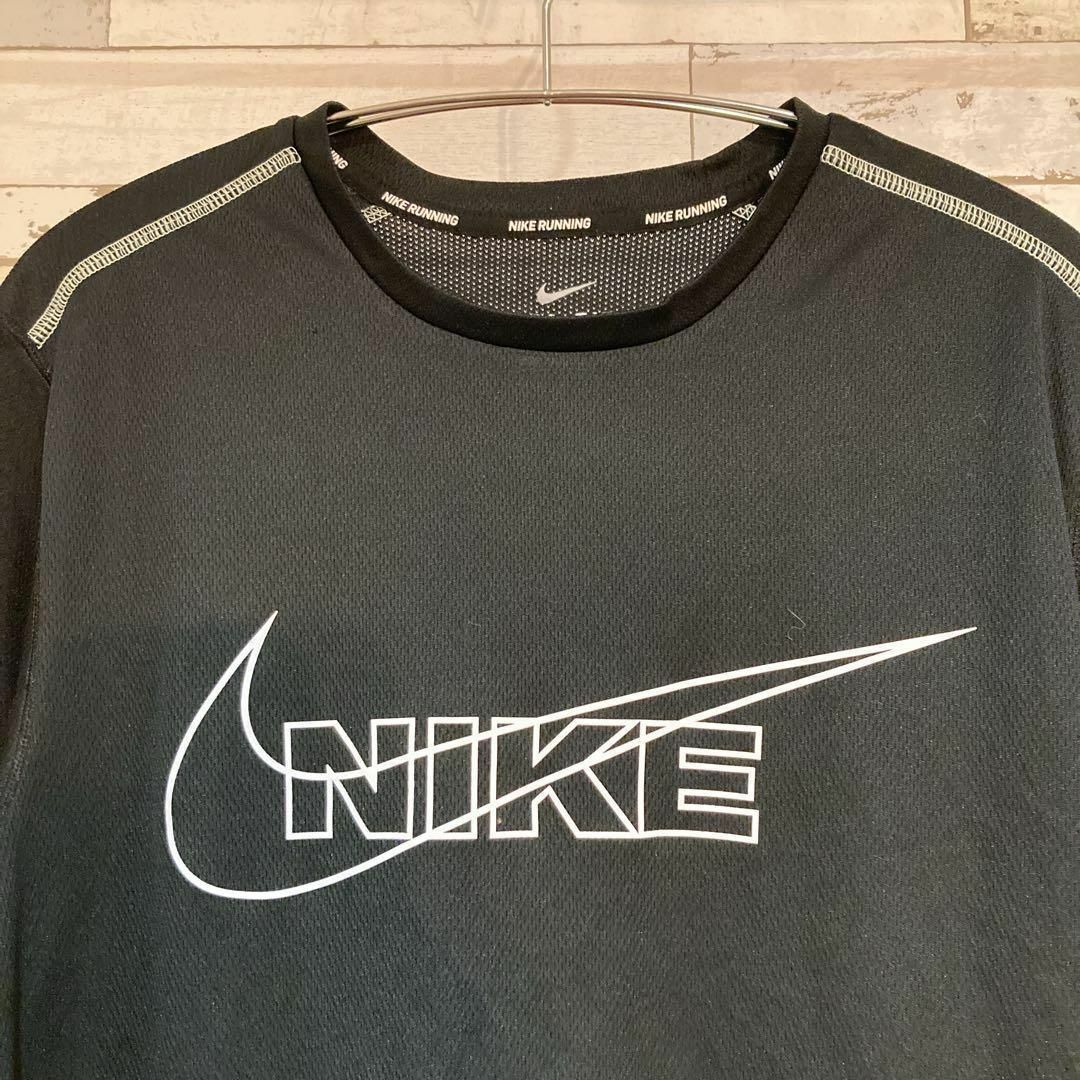 NIKE(ナイキ)の『NIKE』 （SからM） Tシャツ　スウッシュ　スポーツ　半袖　ランニング メンズのトップス(Tシャツ/カットソー(半袖/袖なし))の商品写真