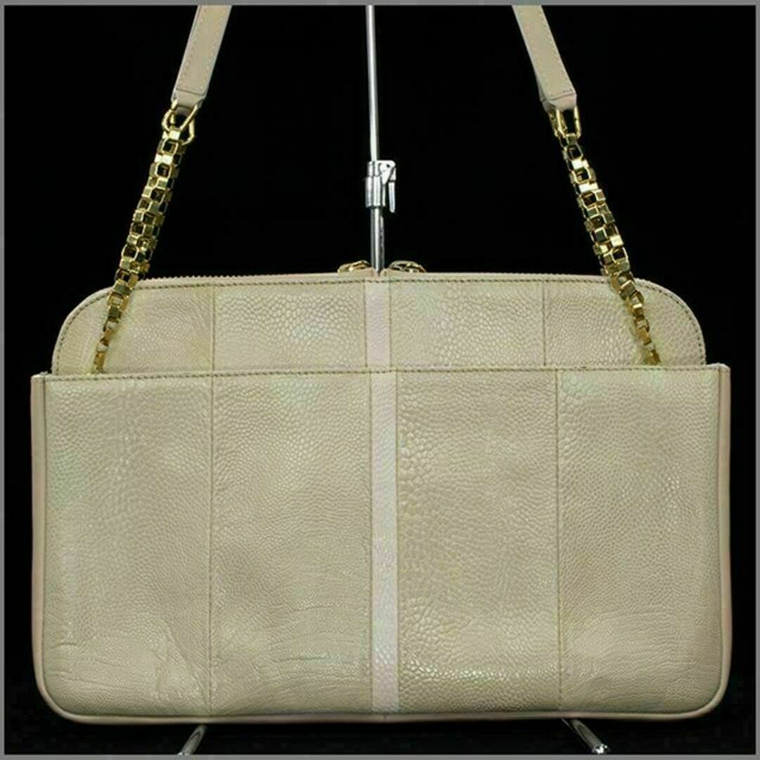 Chloe(クロエ)の【全額返金保証・送料無料】クロエのチェーンショルダーバッグ・正規品・ルーシー レディースのバッグ(ショルダーバッグ)の商品写真