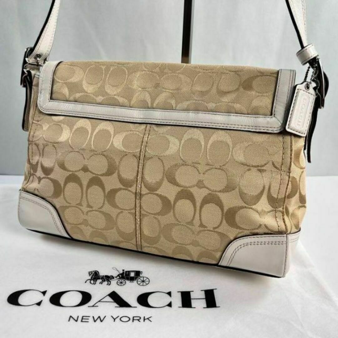 COACH(コーチ)の✨極美品✨ COACH コーチ　ショルダーバッグ　シグネチャー　ターンロック レディースのバッグ(ショルダーバッグ)の商品写真