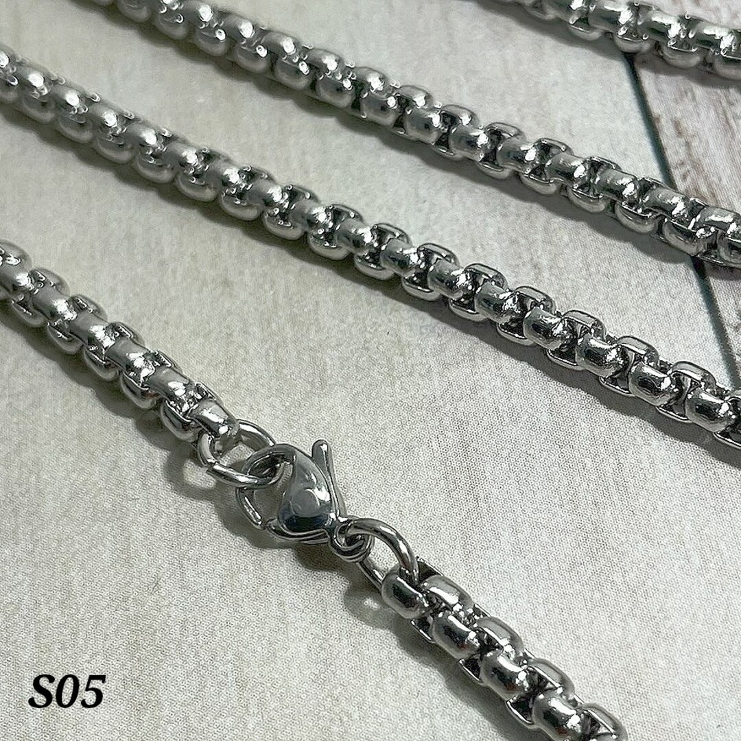 【№05】ロールチェーン 長さ50cm幅4mm ステンレス シルバーネックレス メンズのアクセサリー(ネックレス)の商品写真