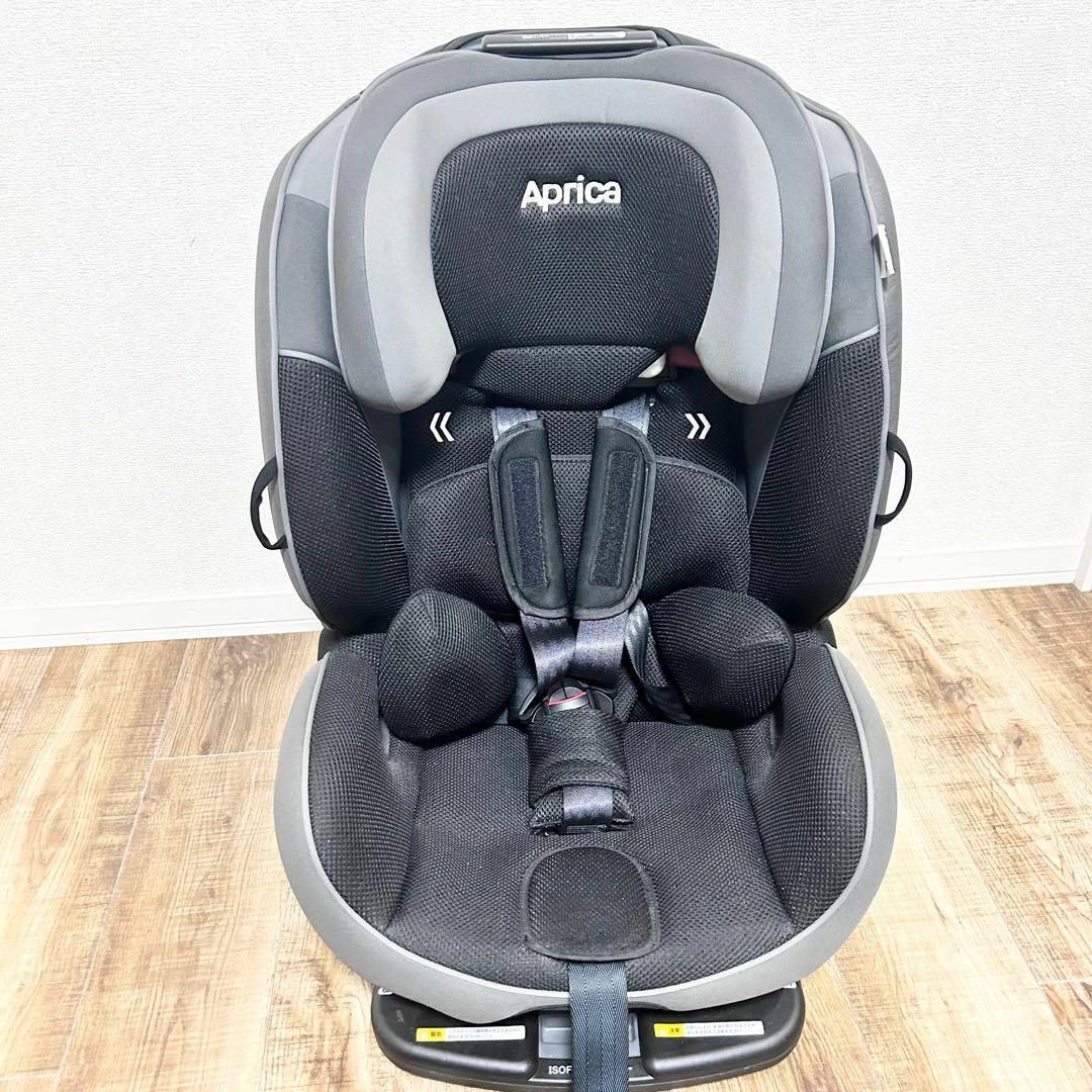 アップリカ　フォームフィット　ISOFIX　ブラック キッズ/ベビー/マタニティの外出/移動用品(自動車用チャイルドシート本体)の商品写真