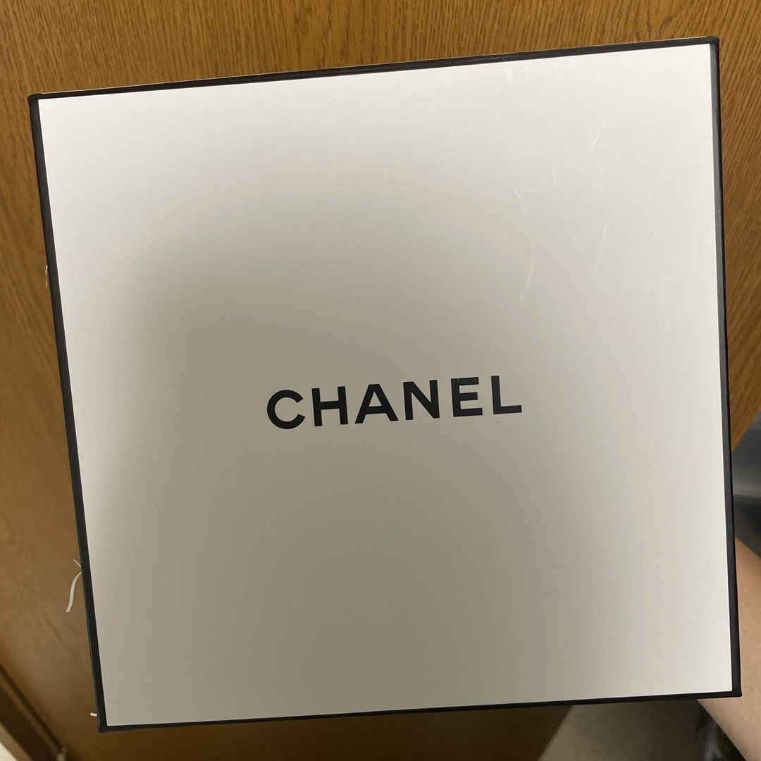 CHANEL(シャネル)のCHANEL シャネル 限定コフレ　ポーチ・ハンドクリーム・リップ　未使用新品 レディースのファッション小物(ポーチ)の商品写真