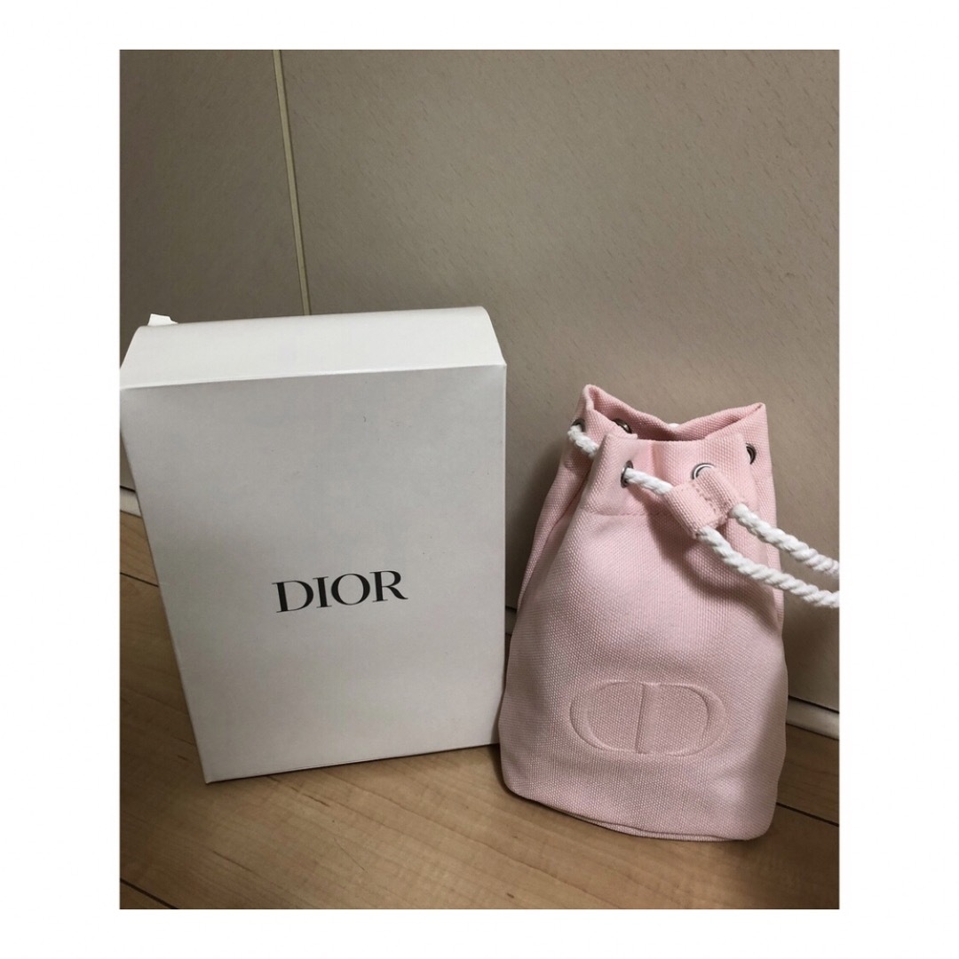 Christian Dior(クリスチャンディオール)の【Dior】ノベルティ巾着ポーチ ピンク 新品未使用 レディースのファッション小物(ポーチ)の商品写真