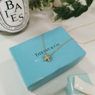 ティファニー(Tiffany & Co.)のティファニー　クロスステッチ　ダイヤモンドネックレス　Ꮶ18ゴールド　ペンダント(ネックレス)