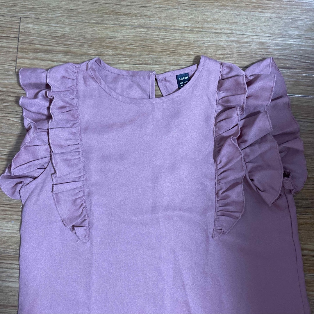 SHEIN(シーイン)の♡袖のフリルがかわいい ピンクのカットソー♡ レディースのトップス(カットソー(半袖/袖なし))の商品写真