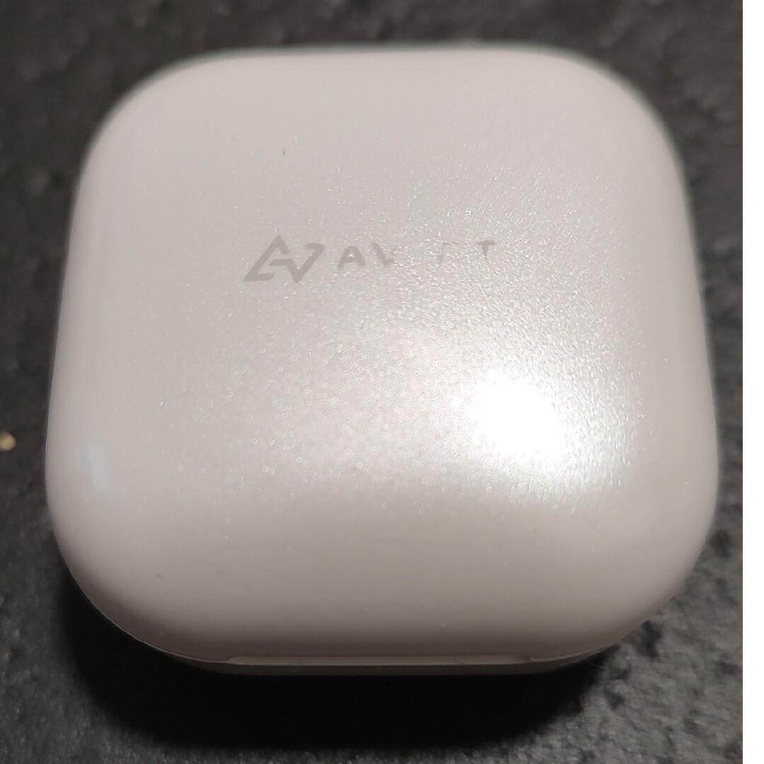 AVIOT(アビオット)のAVIOT フルワイヤレスイヤホン TE-M1 WHITE スマホ/家電/カメラのオーディオ機器(ヘッドフォン/イヤフォン)の商品写真