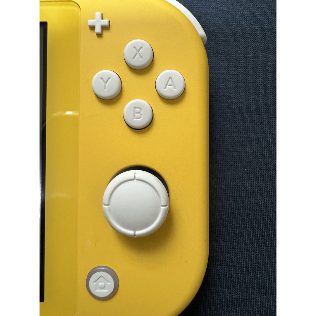 Nintendo Switch Lite イエロー エンタメ/ホビーのゲームソフト/ゲーム機本体(家庭用ゲーム機本体)の商品写真