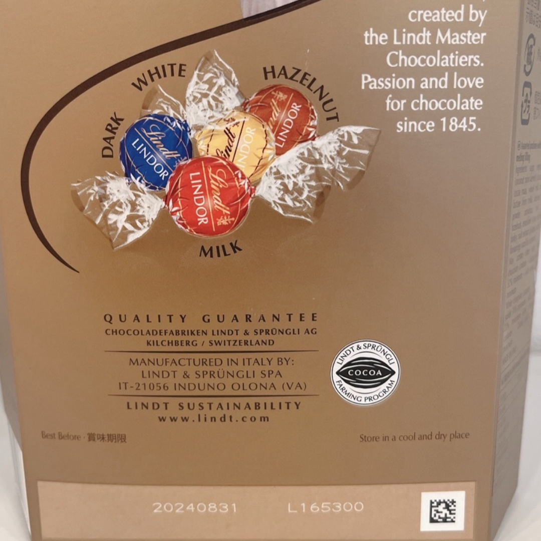 Lindt(リンツ)のLINDT LINDOR リンツ リンドール アソート24個 食品/飲料/酒の食品(菓子/デザート)の商品写真