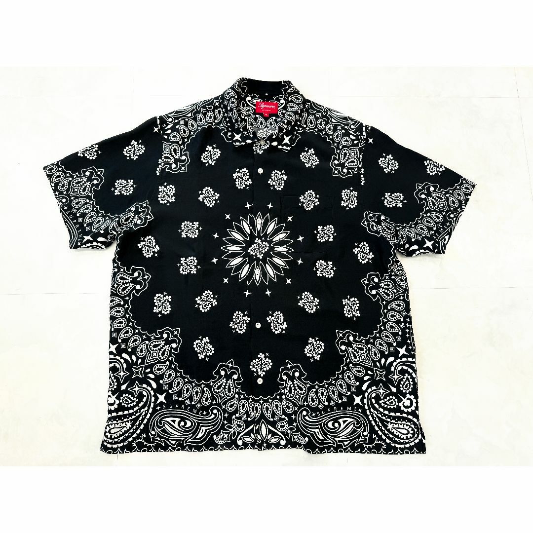 Supreme(シュプリーム)のSupreme Bandana Silk S/S Shirt XL シュプリーム メンズのトップス(シャツ)の商品写真