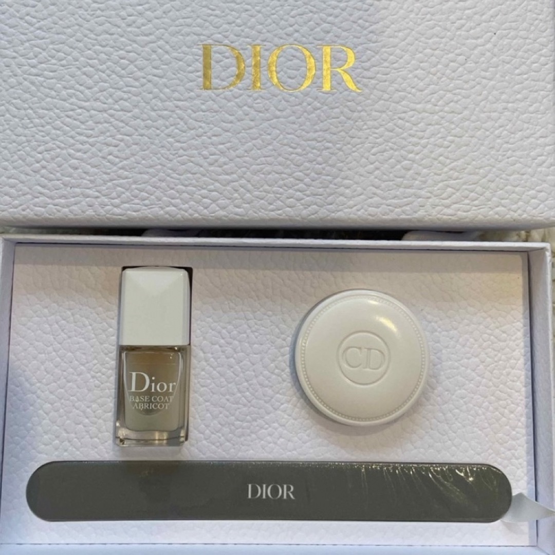 Dior(ディオール)の【非売品】dior ディオール　ネイルケアセット　ギフト コスメ/美容のネイル(ネイルケア)の商品写真