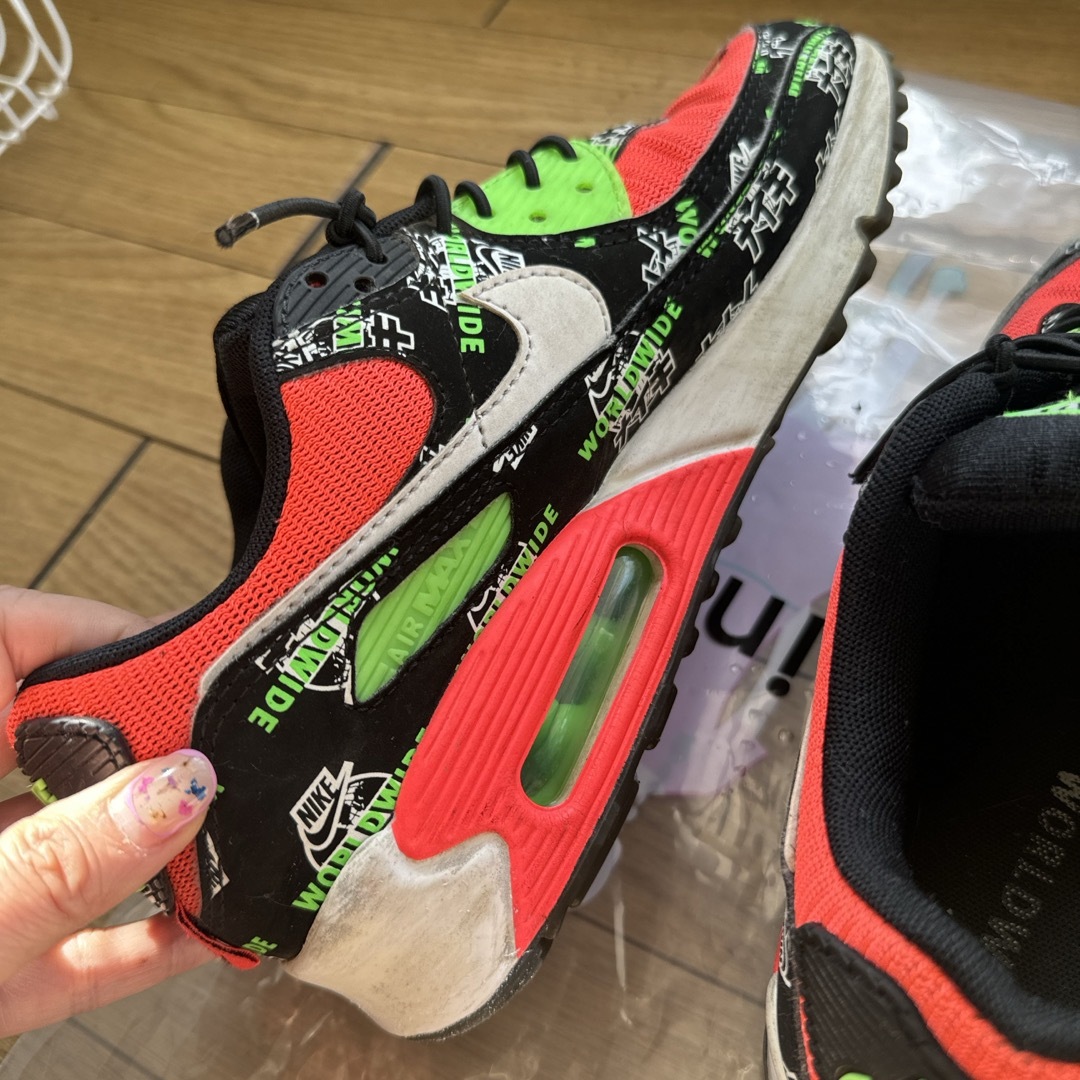 NIKE(ナイキ)のNIKE AIR MAX90SE  限定モデル WORLDWIDE レディースの靴/シューズ(スニーカー)の商品写真