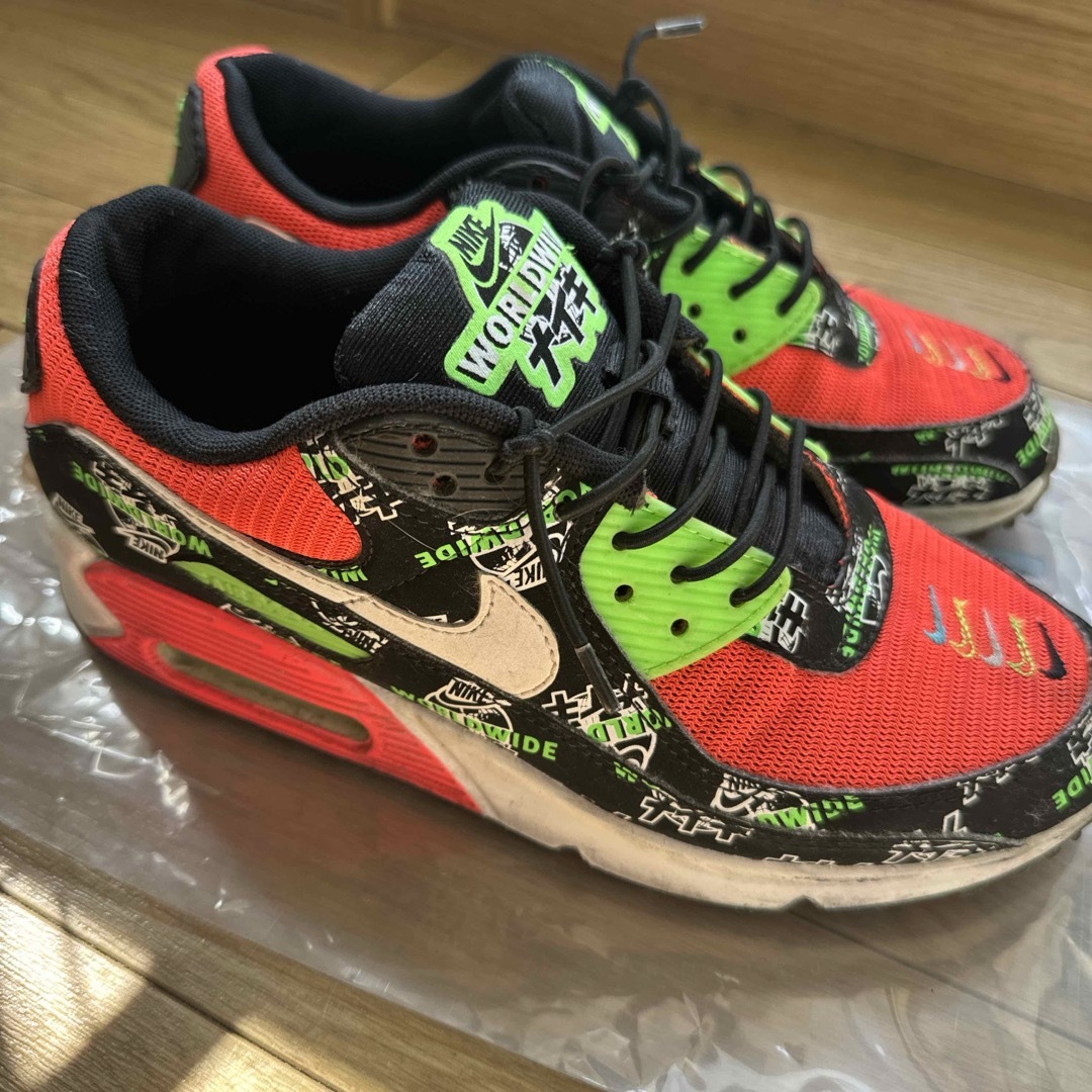 NIKE(ナイキ)のNIKE AIR MAX90SE  限定モデル WORLDWIDE レディースの靴/シューズ(スニーカー)の商品写真