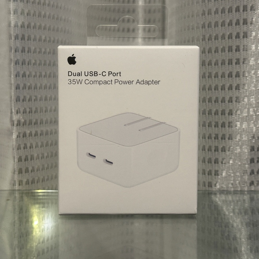 Apple(アップル)の新品未使用 純正Apple USB-Cポート搭載 35Wデュアル電源アダプタ スマホ/家電/カメラのスマートフォン/携帯電話(バッテリー/充電器)の商品写真
