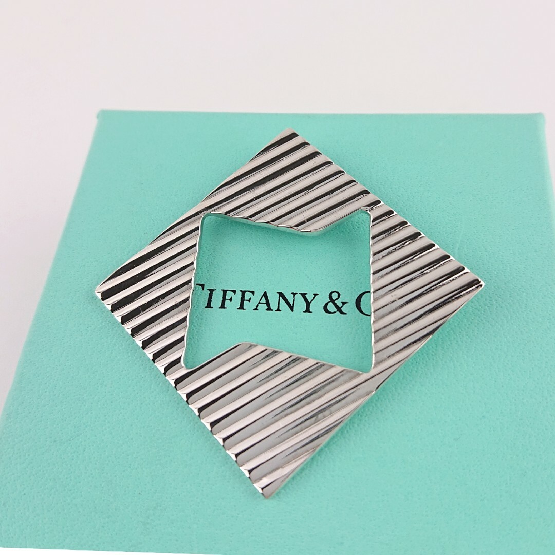 Tiffany & Co.(ティファニー)のTiffany ティファニー ブローチ レディースのアクセサリー(ブローチ/コサージュ)の商品写真