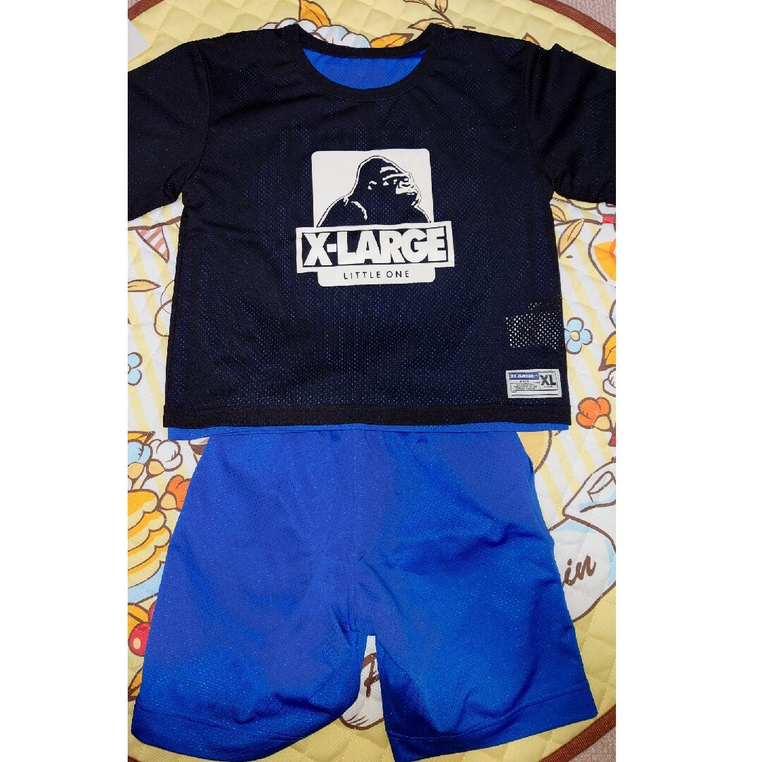 XLARGE KIDS(エクストララージキッズ)のエクストララージキッズ　リバーシブル　セットアップ　130 キッズ/ベビー/マタニティのキッズ服男の子用(90cm~)(Tシャツ/カットソー)の商品写真