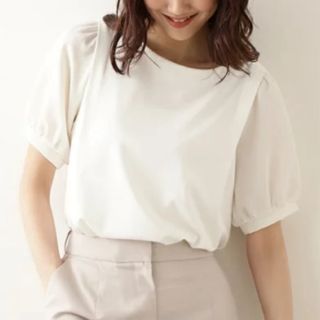 ナチュラルビューティーベーシック(NATURAL BEAUTY BASIC)の[洗える]ドッキングショルダータックカットソー NATURAL (カットソー(半袖/袖なし))