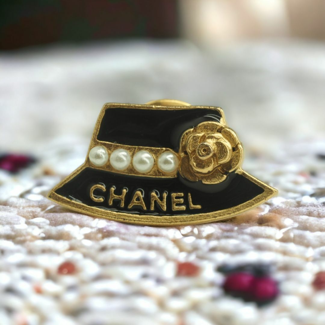 CHANEL(シャネル)の◆シャネル祭り！CHANEL　シャネル　可愛い防止ピンブローチ　パール　02A レディースのアクセサリー(ブローチ/コサージュ)の商品写真