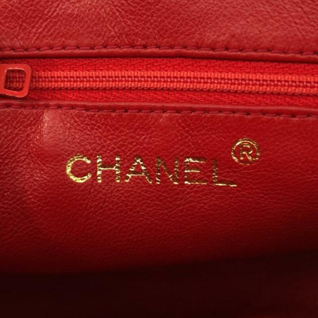 CHANEL(シャネル)のCHANEL(シャネル) ショルダーバッグ - レッド チェーンショルダー/ゴールド金具/タッセル/ミニサイズ ラムスキン レディースのバッグ(ショルダーバッグ)の商品写真