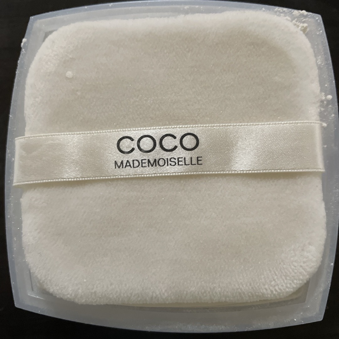 CHANEL(シャネル)のCOCO MADEMOISELLE FRESH AFTER BATHPOWDER コスメ/美容のボディケア(ボディパウダー)の商品写真