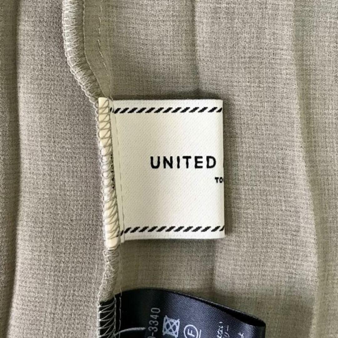 UNITED ARROWS(ユナイテッドアローズ)のUNITED ARROWS(ユナイテッドアローズ) ワンピース サイズ38 M レディース - カーキ 長袖/ロング/プリーツ/シースルー レディースのワンピース(その他)の商品写真