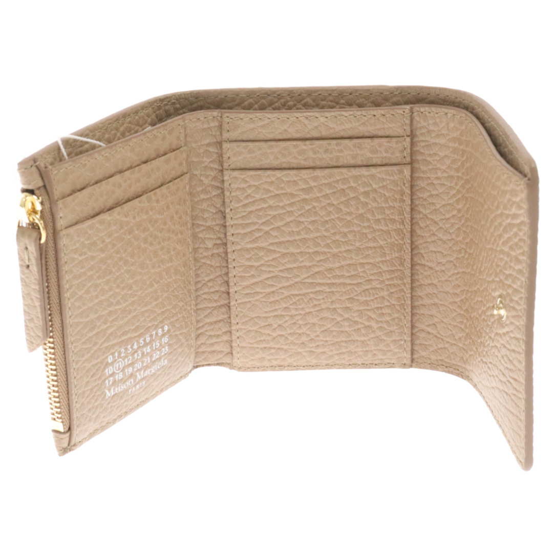 Maison Martin Margiela(マルタンマルジェラ)のMaison Margiela メゾンマルジェラ 22AW ZIP COMPACT TRI FOLD WALLET 4ステッチ コンパクトウォレット 三つ折り財布 ベージュ SA3UI0010 メンズのファッション小物(折り財布)の商品写真