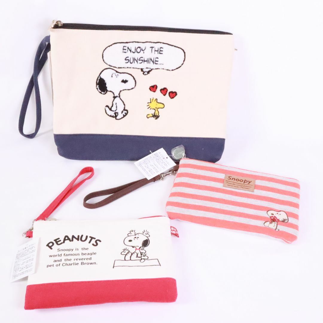 SNOOPY(スヌーピー)のPEANUTS　スヌーピー　ポーチ　３点セット　タグ付 レディースのファッション小物(ポーチ)の商品写真