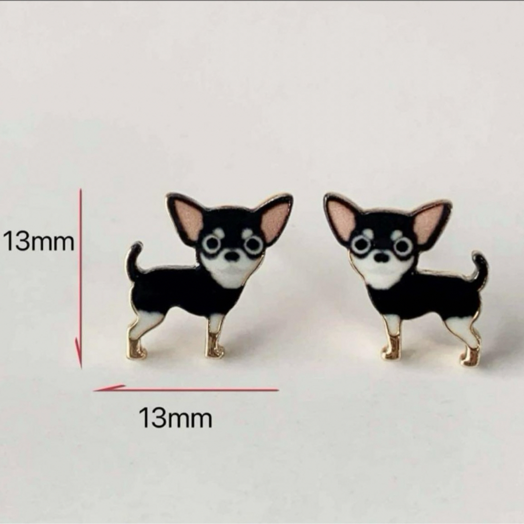 新品 ピアス チワワ 犬 ブラック スタッドピアス レディースのアクセサリー(ピアス)の商品写真