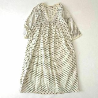 シップス(SHIPS)のシップス　小花柄　Vネック　ロングワンピース　白系　コットン　春夏　レース(ロングワンピース/マキシワンピース)