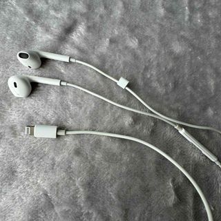 アップル(Apple)のApple EarPods（Lightningコネクタ）(ヘッドフォン/イヤフォン)