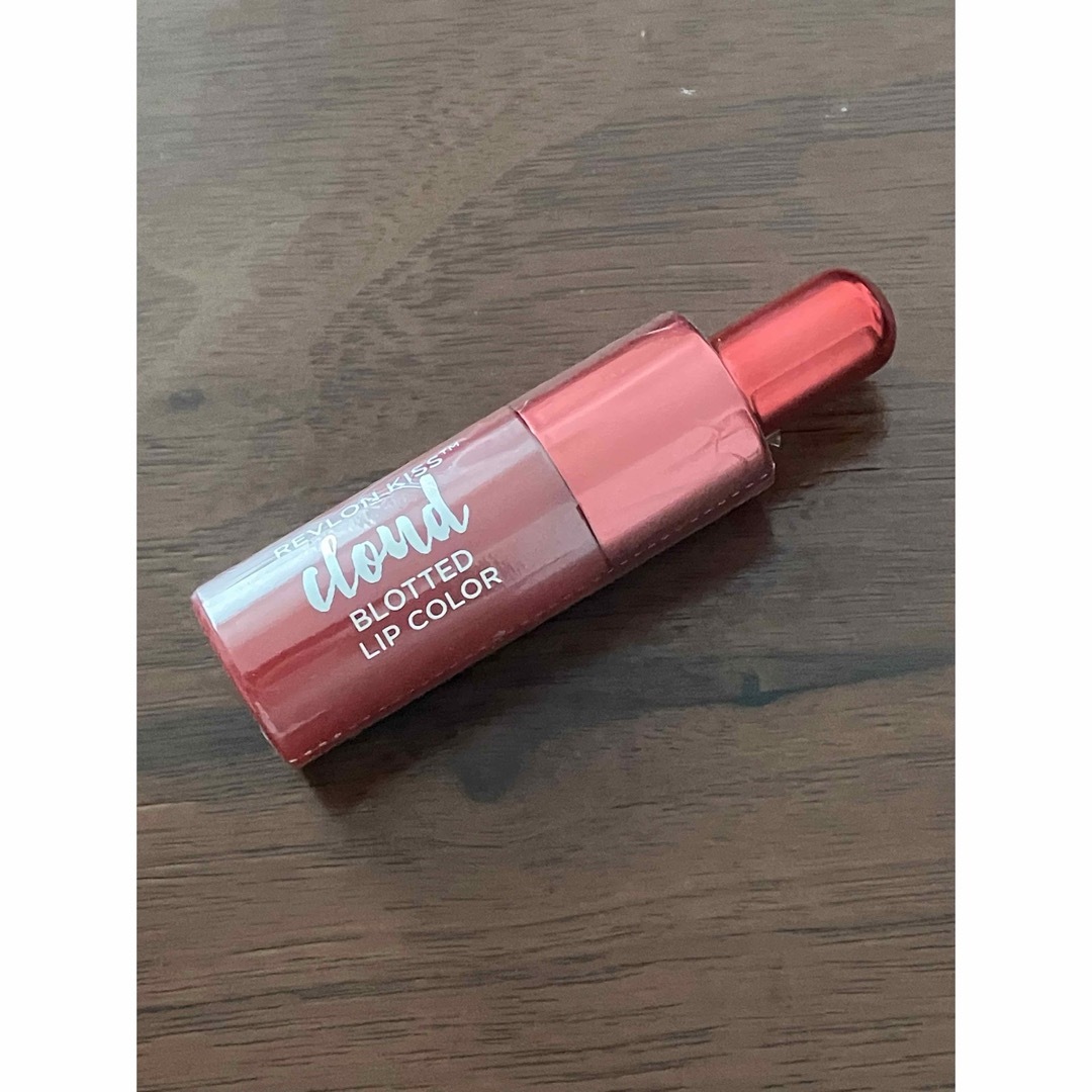 REVLON(レブロン)のレブロン キス クラウド ブロッテッド リップカラー 002 コスメ/美容のベースメイク/化粧品(リップグロス)の商品写真