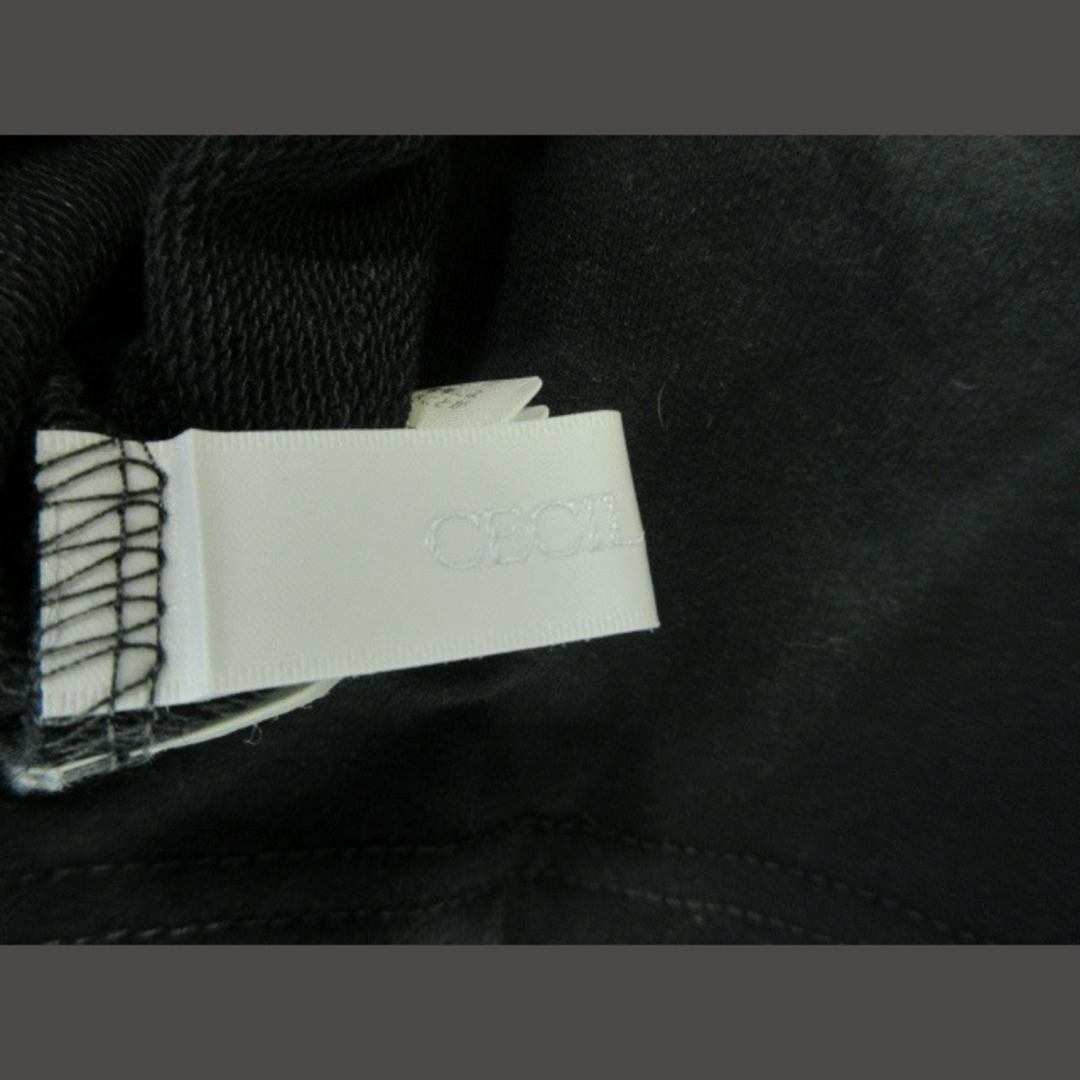 CECIL McBEE(セシルマクビー)のCECIL McBEE パーカー 半袖 ジップ付き ワンポイント 黒 M  レディースのトップス(パーカー)の商品写真