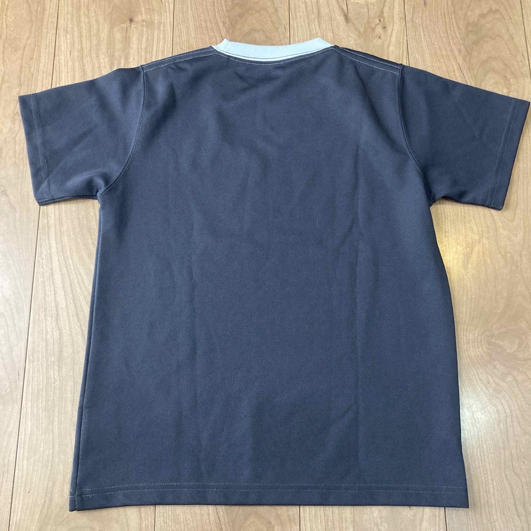 Champion(チャンピオン)のキッズ　チャンピオン　champion 黒　メッシュ　Tシャツ　140 キッズ/ベビー/マタニティのキッズ服男の子用(90cm~)(Tシャツ/カットソー)の商品写真