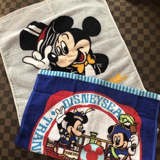 ディズニー(Disney)のパーク限定ミッキー正方形タオル2枚(タオル/バス用品)