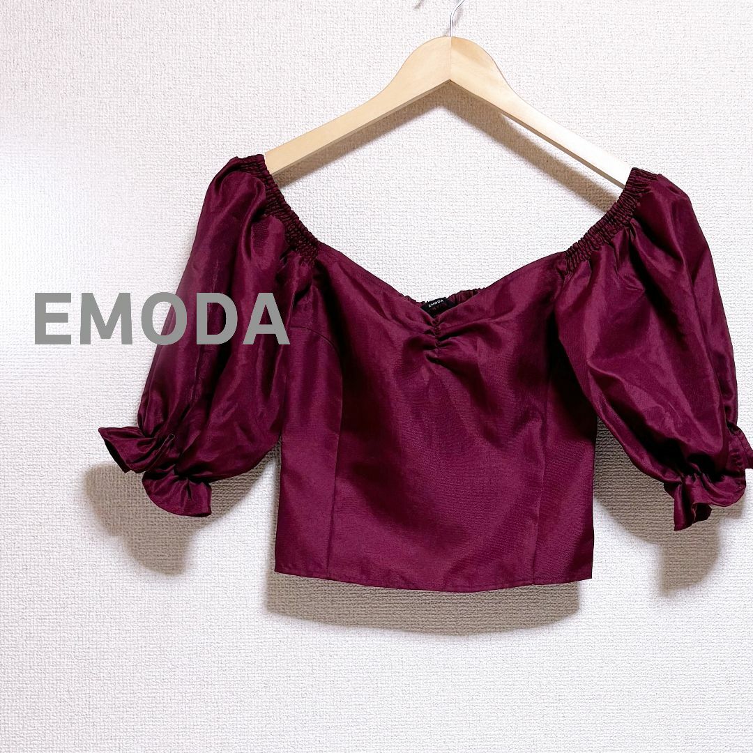 EMODA(エモダ)のEMODA エモダ　カットソー　パフスリーブ　赤　紫　レディース　レッドパープル レディースのトップス(カットソー(半袖/袖なし))の商品写真