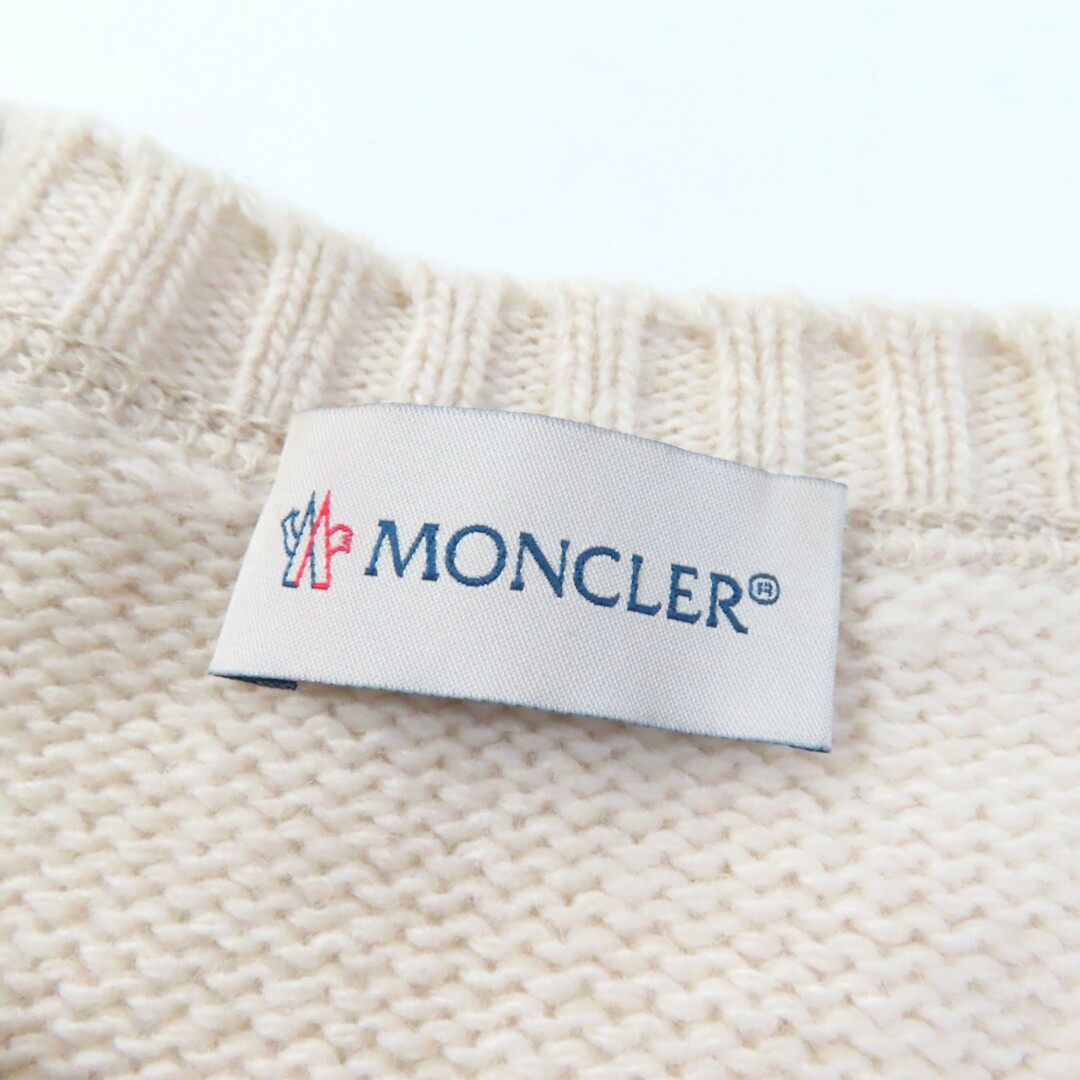 MONCLER(モンクレール)の美品★MONCLER モンクレール 22年製 GIROCOLLO TRICOT ロゴデザイン クルーネック 長袖 セーター/ニット アイボリー S 正規品 レディース レディースのトップス(ニット/セーター)の商品写真