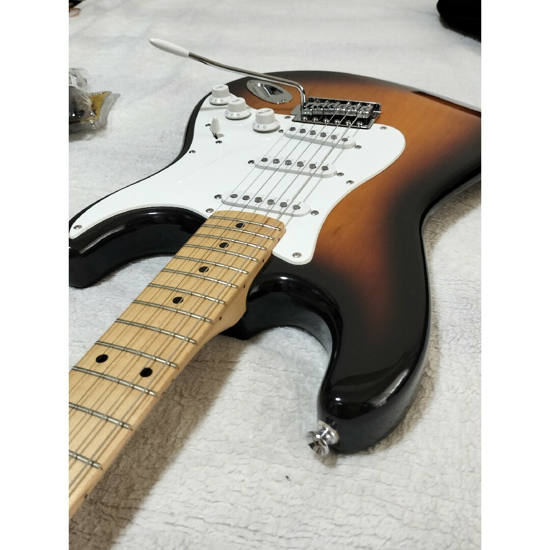 SQUIER(スクワイア)のSquier by Fender ストラト  オマケ多数ケース付き 初心者最適 楽器のギター(エレキギター)の商品写真