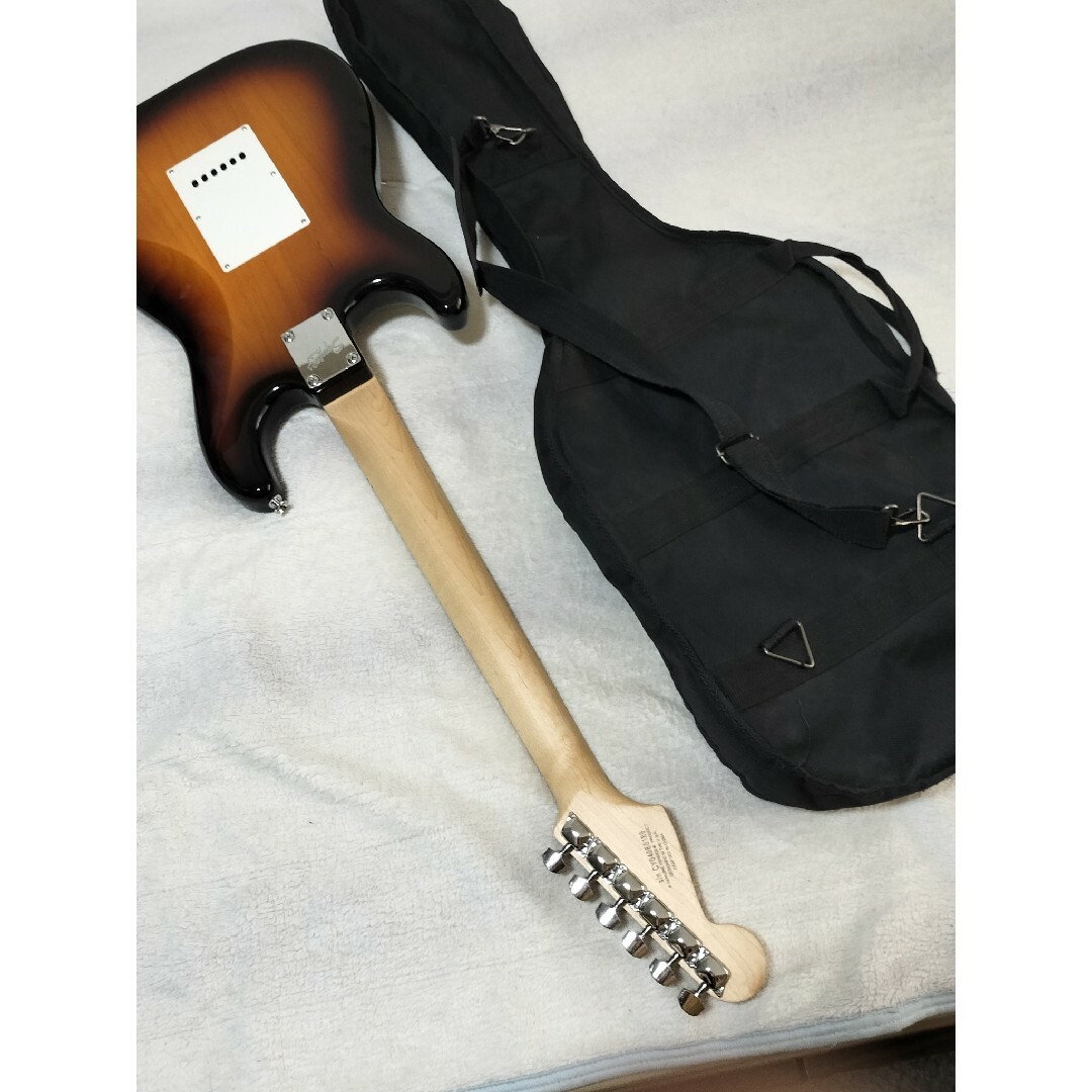 SQUIER(スクワイア)のSquier by Fender ストラト  オマケ多数ケース付き 初心者最適 楽器のギター(エレキギター)の商品写真