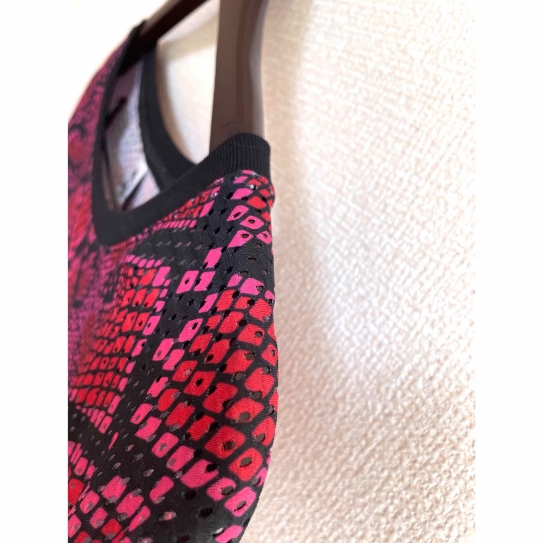 Zumba(ズンバ)のZumba Love Snakeskin Top レディースのトップス(カットソー(半袖/袖なし))の商品写真