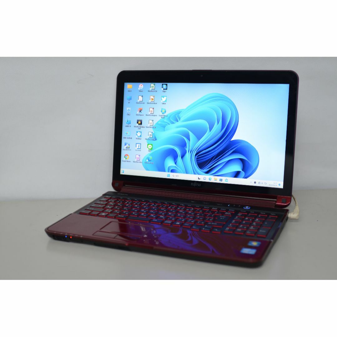 爆速SSD256GB 富士通 LIFEBOOK AH77/G i7-2670QM スマホ/家電/カメラのPC/タブレット(ノートPC)の商品写真