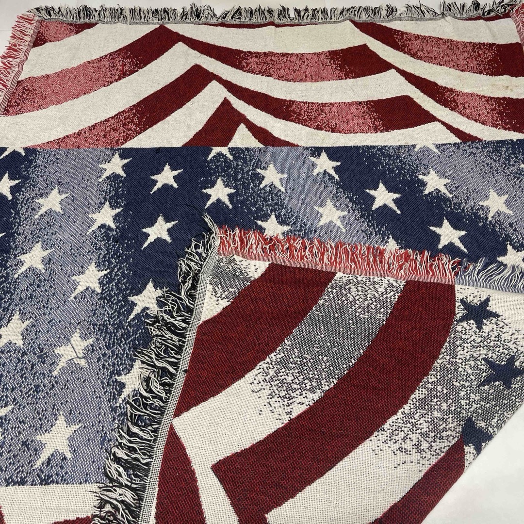 VINTAGE(ヴィンテージ)のアメリカ　国旗　マルチカバー　ソファーカバー　ヴィンテージラグ　155x120 インテリア/住まい/日用品のラグ/カーペット/マット(ラグ)の商品写真