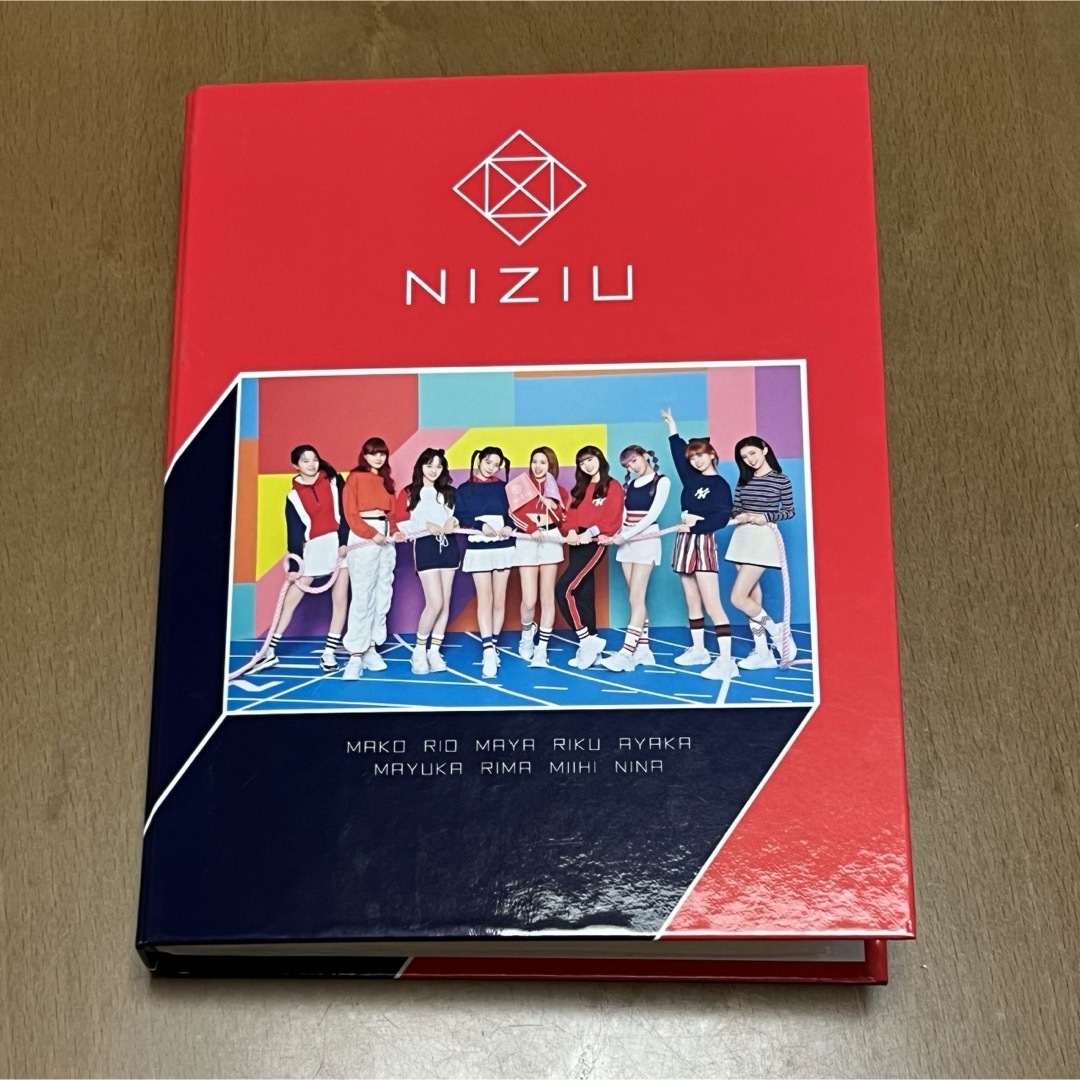 NiziU(ニジュー)の匿名配送 NiziU ラントレケース POPUP STORE エンタメ/ホビーのタレントグッズ(アイドルグッズ)の商品写真