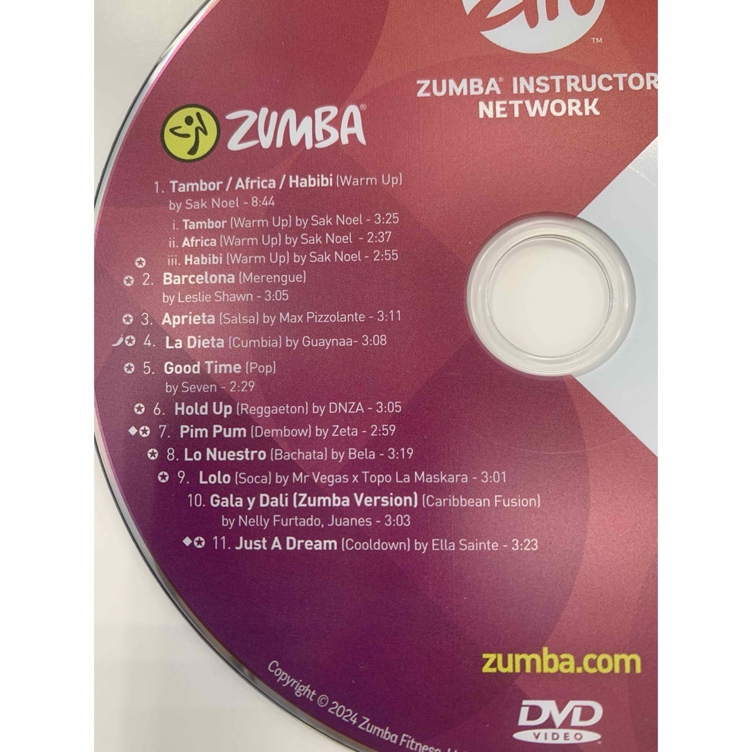 zumba zin110 DVD&CD 最新版 スポーツ/アウトドアのトレーニング/エクササイズ(その他)の商品写真