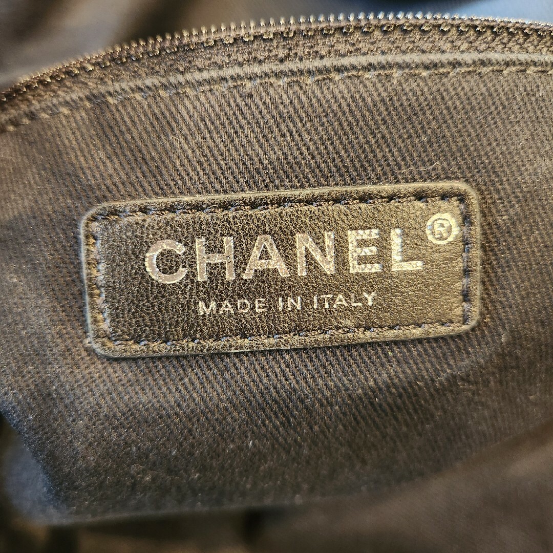 CHANEL(シャネル)のシャネル ドーヴィル ラウンド ショルダーバッグ A57972 ブラック レディースのバッグ(ショルダーバッグ)の商品写真