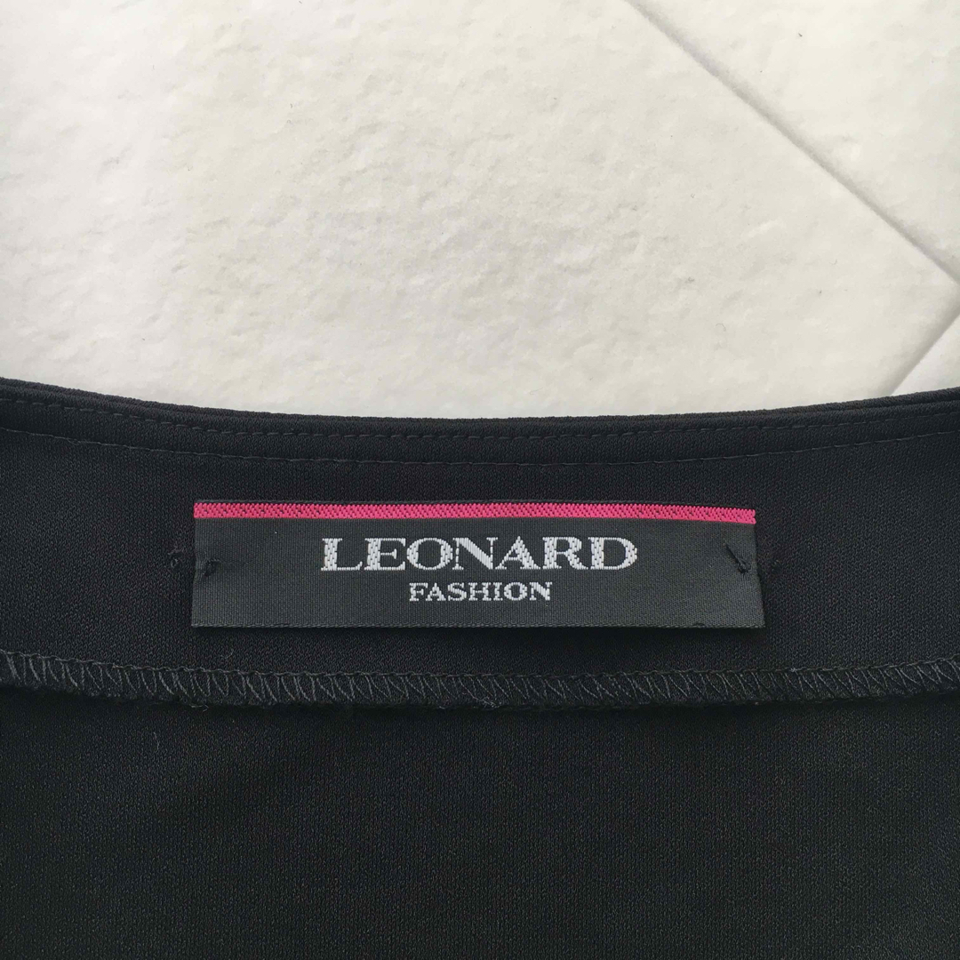 LEONARD(レオナール)の近年　美品　LEONARD レオナール　カンカン　ストレッチ　チュニック レディースのトップス(チュニック)の商品写真