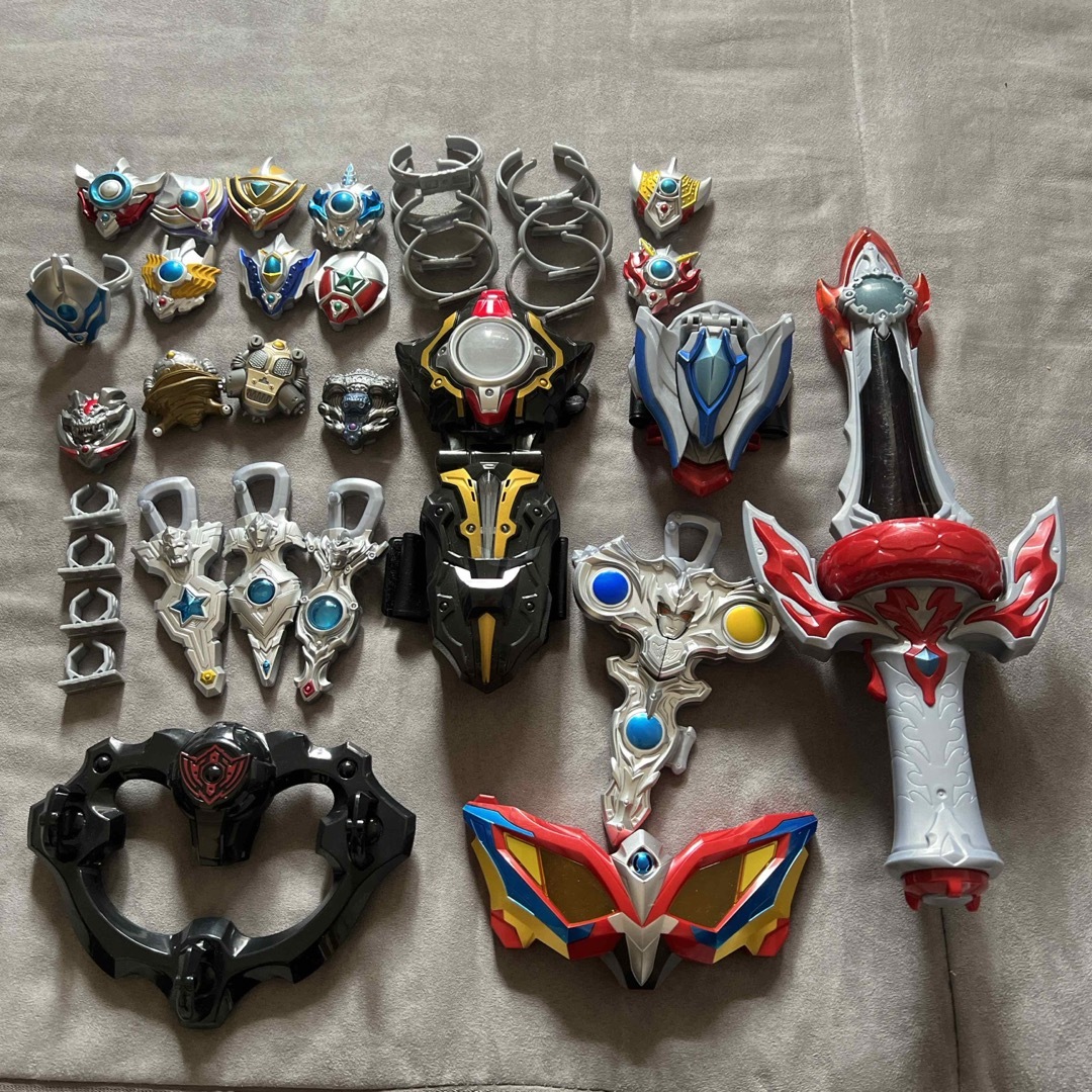 BANDAI(バンダイ)のウルトラマン　タイガ　ゼロ　変身セット エンタメ/ホビーのおもちゃ/ぬいぐるみ(キャラクターグッズ)の商品写真