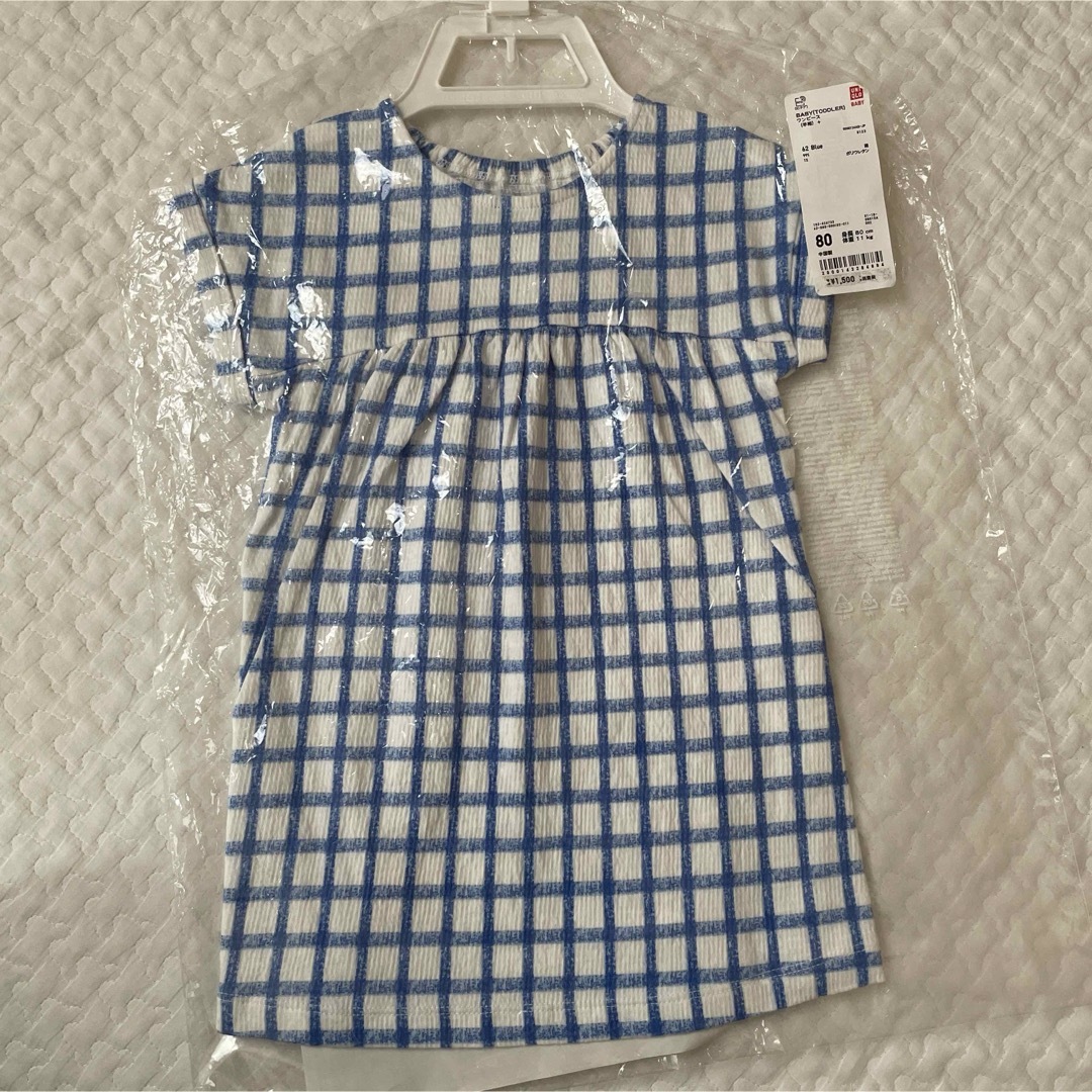 UNIQLO(ユニクロ)の新品未使用　ユニクロ　ワンピース キッズ/ベビー/マタニティのベビー服(~85cm)(ワンピース)の商品写真